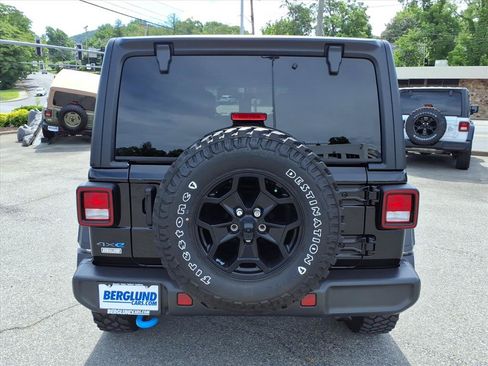 Used 2023 Jeep Wrangler Unlimited AWD/4WD image 5