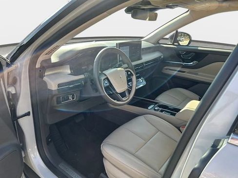 Used 2023 Lincoln Corsair AWD w/ Equipment Group 101A image 7