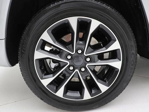 Used 2023 Jeep Grand Cherokee Overland w/ Advanced Protech Group III AWD/4WD image 9