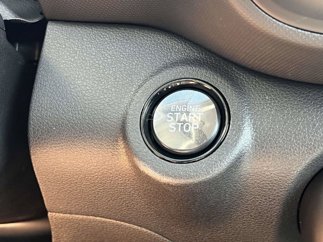 Used 2025 Hyundai Venue Limited FWD image 25