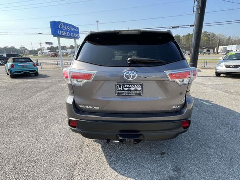 Used 2015 Toyota Highlander XLE image 4