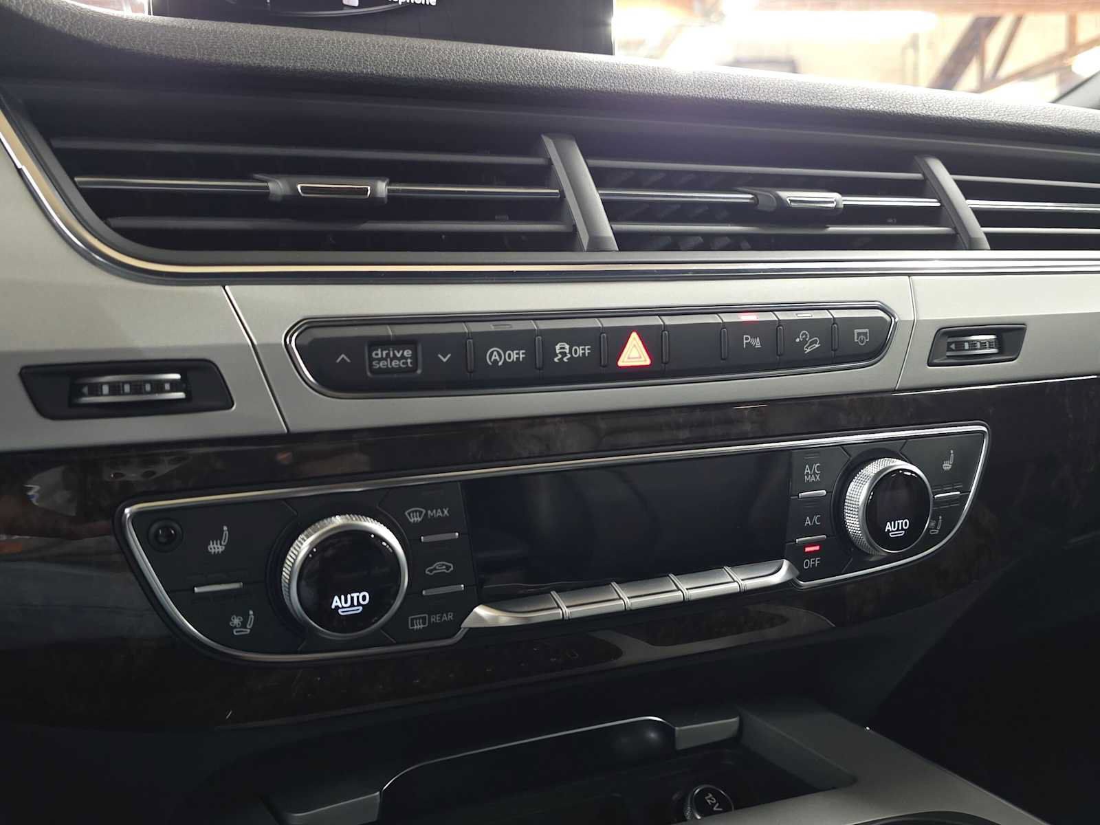 Used 2019 Audi Q7 2.0T Premium Plus w/ Premium Plus Package AWD/4WD image 33