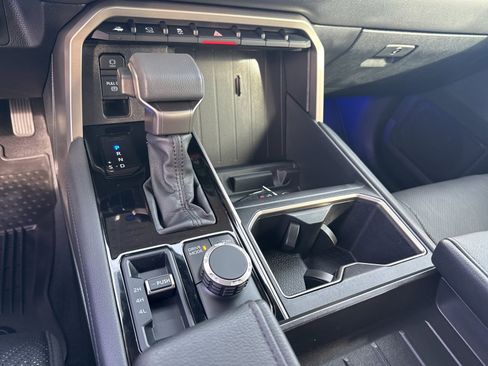 Used 2024 Toyota Tundra Limited image 21