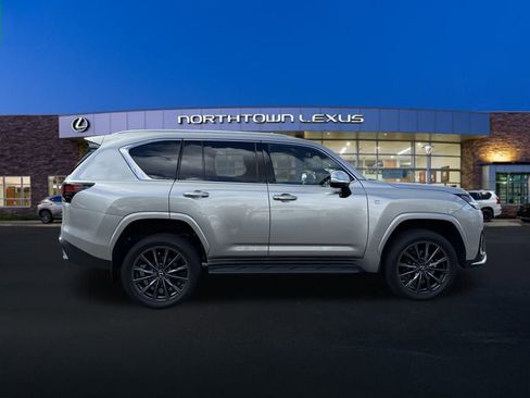 Used 2022 Lexus LX 600 F Sport image 26