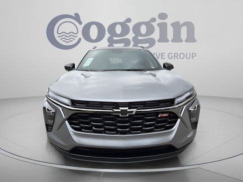 New 2026 Chevrolet Trax RS w/ Sunroof Package FWD image 8