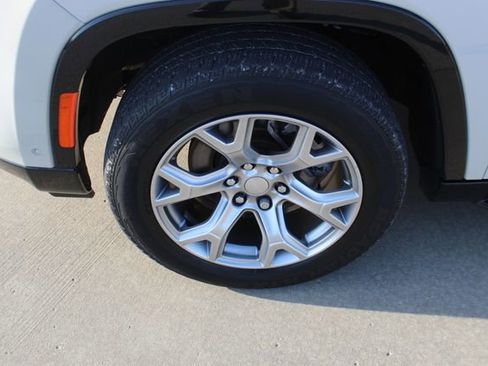 Used 2022 Jeep Wagoneer Series II image 1