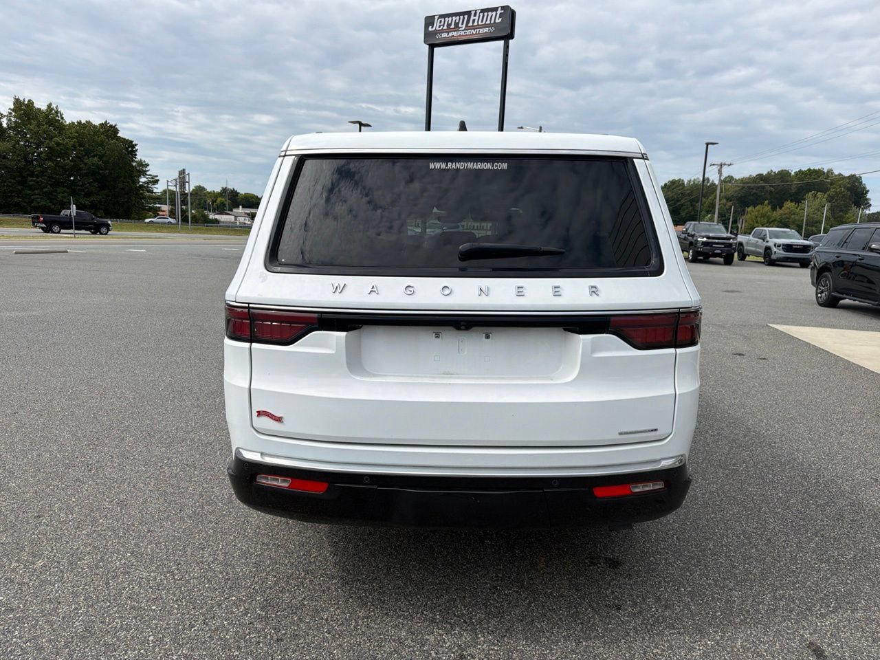 Used 2024 Jeep Wagoneer L Series II w/ Flexible Seating Group AWD/4WD image 6