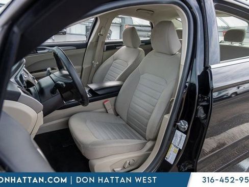 Used 2020 Ford Fusion SE w/ Fleet SE Value Package image 4