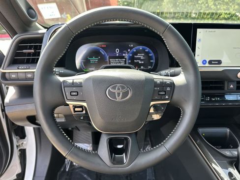 Used 2026 Toyota Crown Platinum image 15