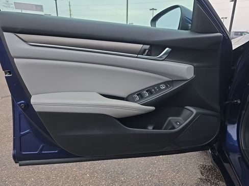 Used 2019 Honda Accord LX image 10