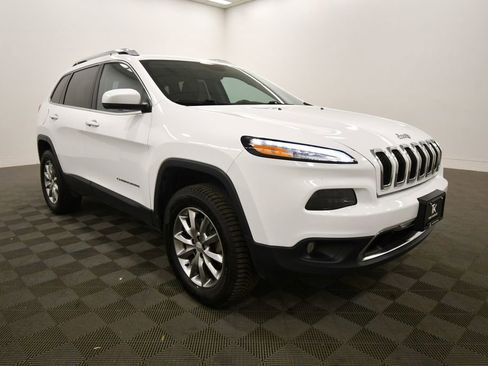Used 2017 Jeep Cherokee Limited image 10