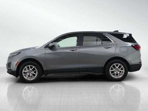 Used 2024 Chevrolet Equinox LT image 2