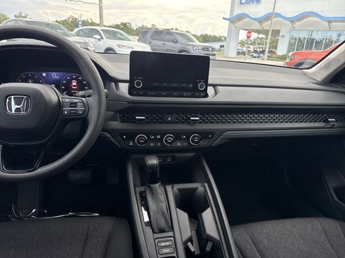 Certified 2023 Honda Accord EX image 21