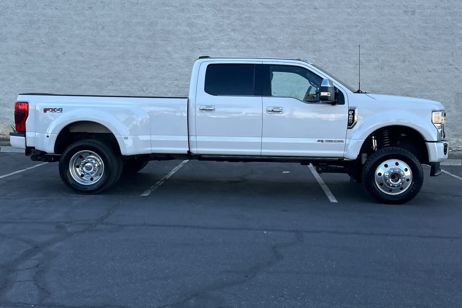 Used 2020 Ford F450 Platinum w/ FX4 Off-Road Package AWD/4WD image 9