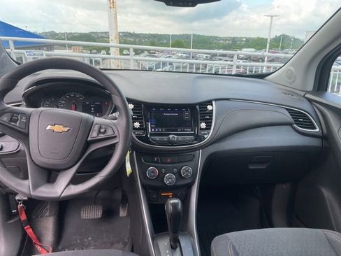 Used 2020 Chevrolet Trax LS w/ Tint and Cruise Package FWD image 9