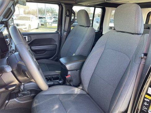 Used 2024 Jeep Wrangler Unlimited image 27
