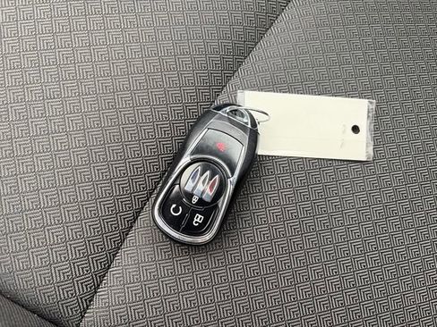 Used 2025 Buick Encore GX Preferred image 26