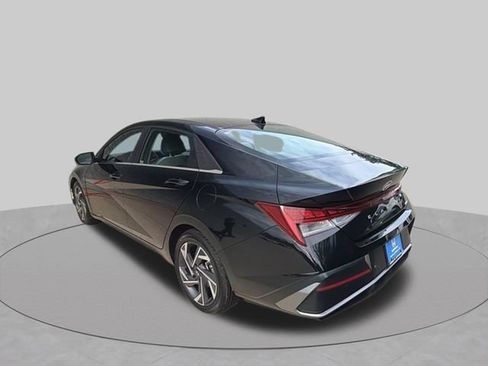 Used 2024 Hyundai Elantra Limited FWD image 3
