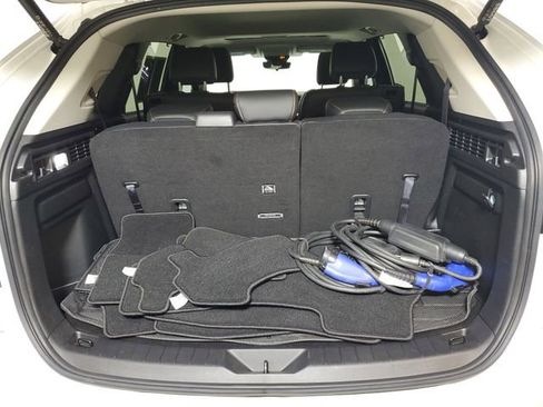 Used 2024 MAZDA CX-90 Plug-In Hybrid w/ Preferred AWD/4WD image 9