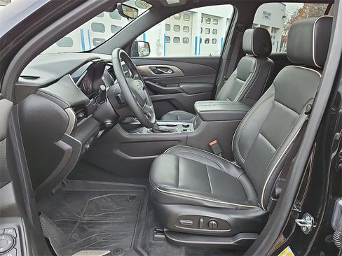 Certified 2023 Chevrolet Traverse Premier w/ Redline Edition image 11