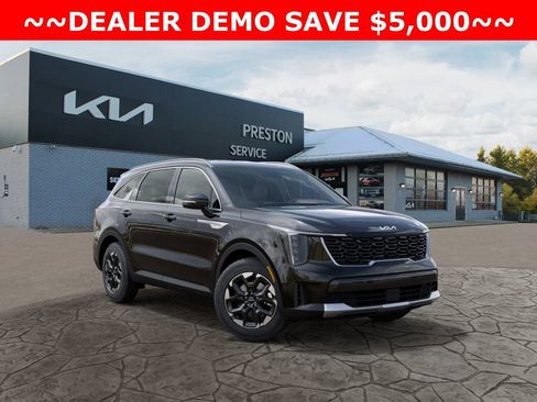 New 2025 Kia Sorento S image 1