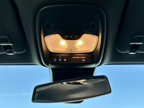 Used 2025 GMC Canyon Elevation w/ Convenience Package image 32