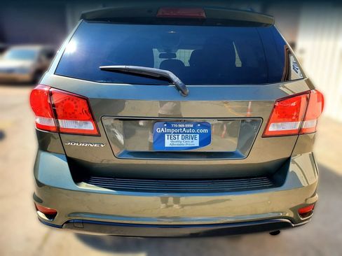 Used 2019 Dodge Journey SE w/ Premium Group FWD image 8