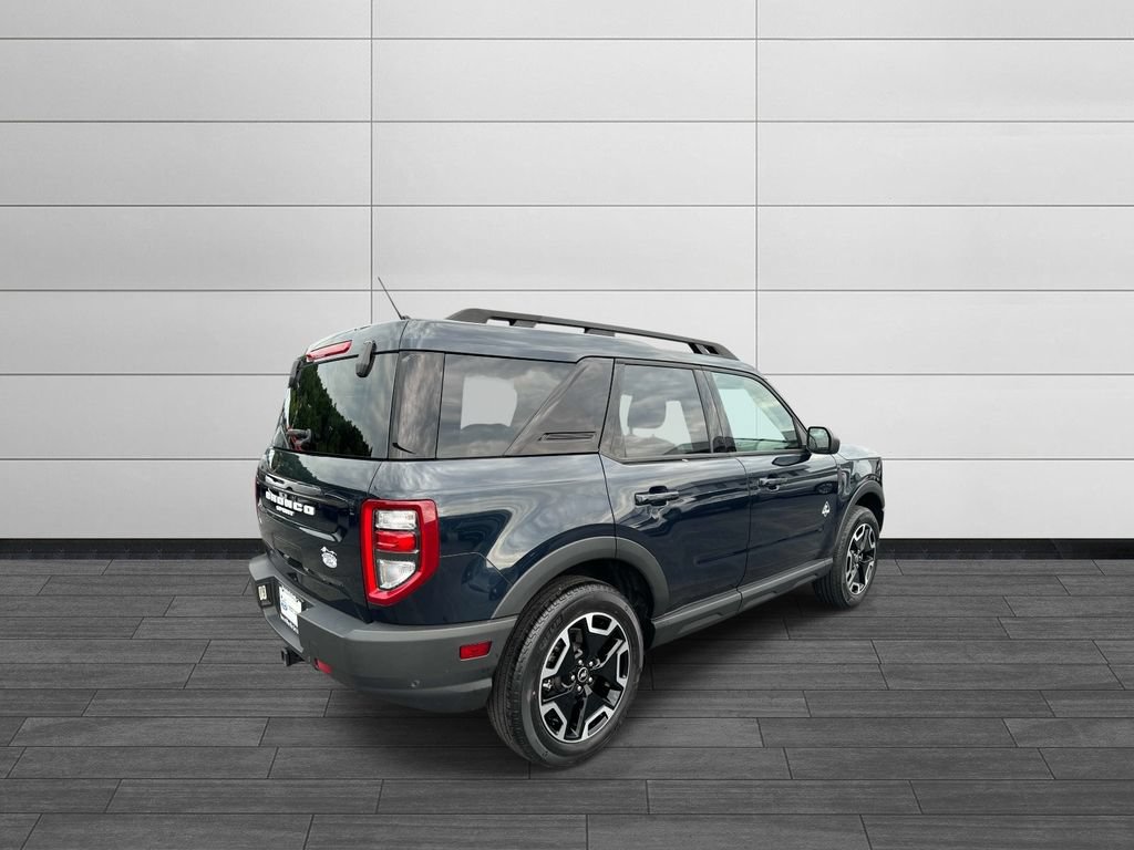 Used 2023 Ford Bronco Sport Outer Banks w/ Tech Package AWD/4WD image 3