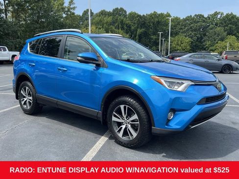 Used 2017 Toyota RAV4 XLE FWD image 1
