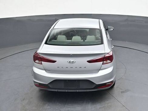 Used 2020 Hyundai Elantra SE FWD image 25