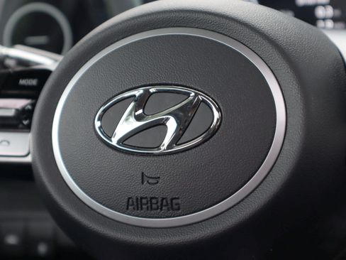 Used 2023 Hyundai Elantra Limited FWD image 30