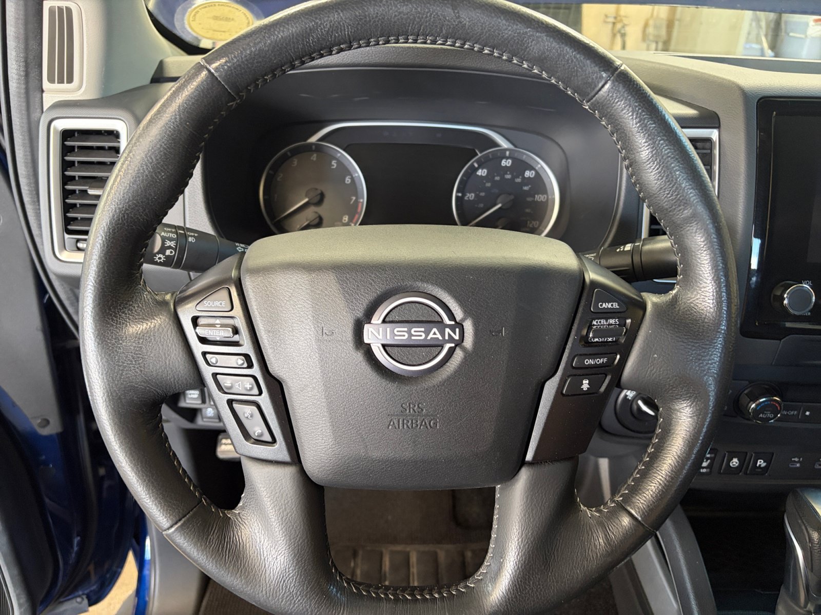 Used 2022 Nissan Frontier SV AWD/4WD image 9