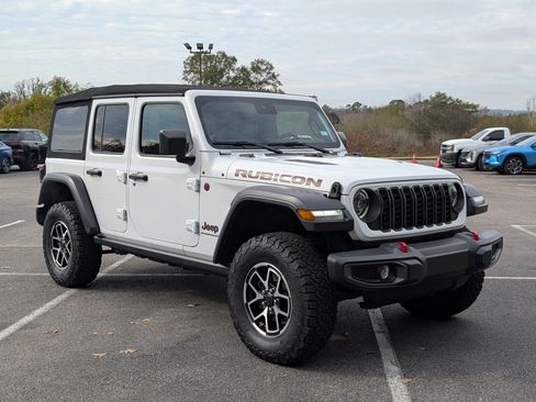 Used 2024 Jeep Wrangler Rubicon image 11