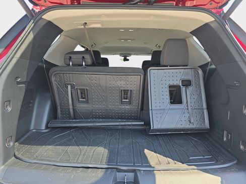 Used 2020 Chevrolet Traverse LT w/ LPO, Floor Liner Package AWD/4WD image 29