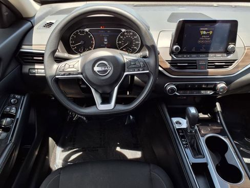 Used 2023 Nissan Altima 2.5 SV image 23