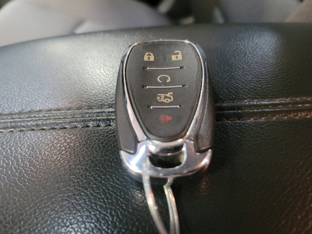 Used 2023 Chevrolet Malibu LT FWD image 32