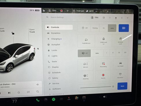 Used 2022 Tesla Model Y Long Range image 20