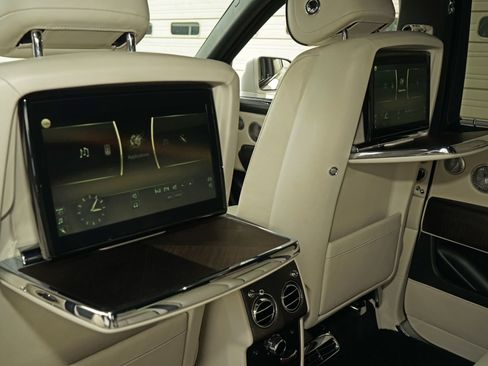 Used 2019 Rolls-Royce Cullinan AWD/4WD image 25