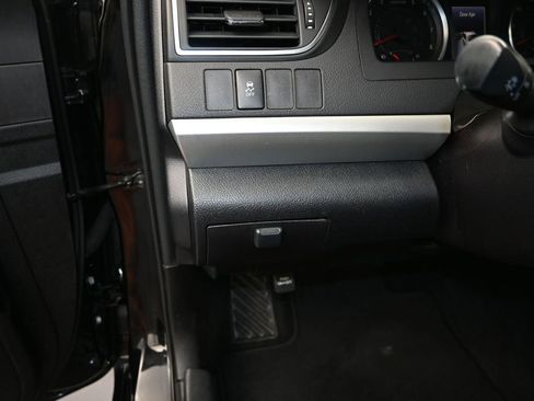 Used 2016 Toyota Camry SE FWD image 12