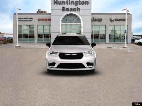 New 2026 Chrysler Pacifica Select image 12