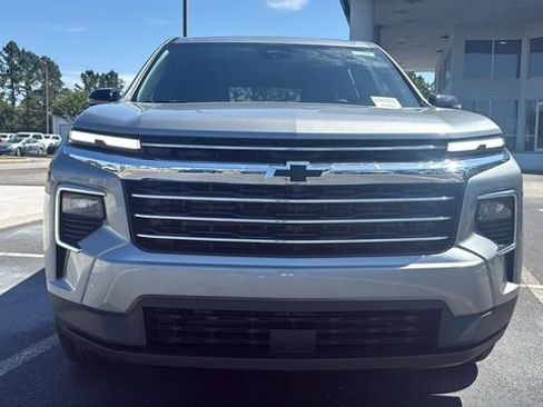 New 2026 Chevrolet Traverse LT w/ Driver Confidence Package FWD image 2
