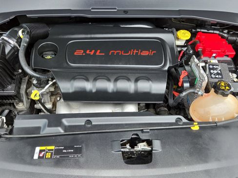 Used 2020 Jeep Compass Latitude FWD image 19