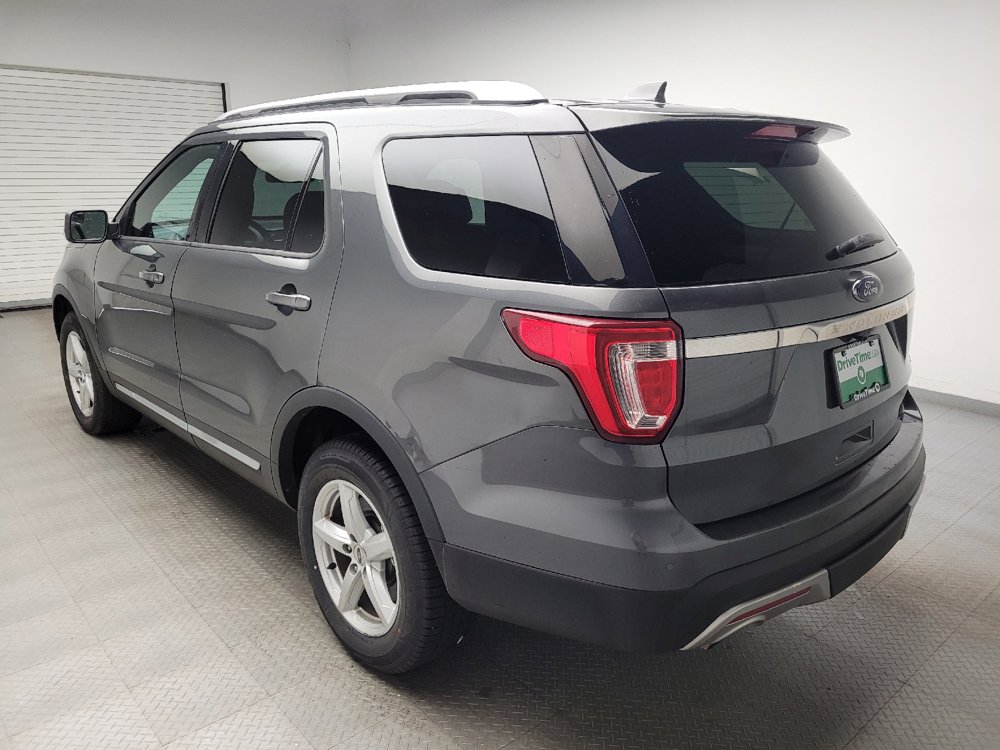 Used 2017 Ford Explorer XLT w/ Equipment Group 202A AWD/4WD image 5