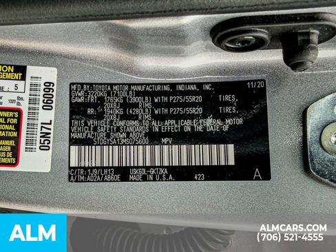 Used 2021 Toyota Sequoia Platinum RWD image 35