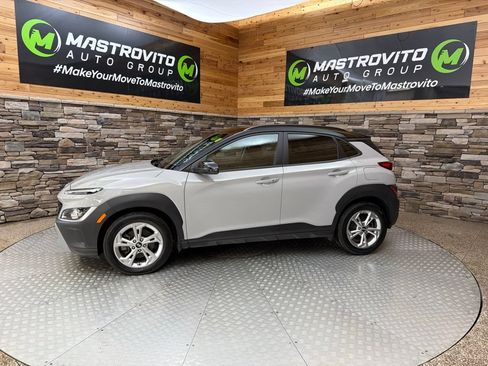 Used 2023 Hyundai Kona SEL AWD/4WD image 3