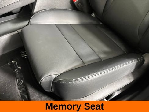 Used 2025 Nissan Rogue SL w/ Tech Package FWD image 17