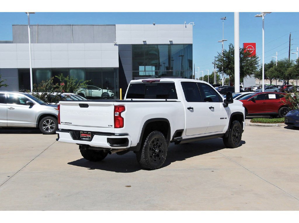 Used 2024 Chevrolet Silverado 2500 LTZ w/ LTZ Plus Package AWD/4WD image 4