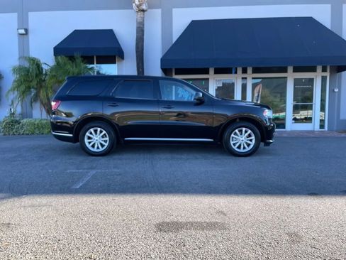 Used 2019 Dodge Durango SXT w/ 3rd Row Seating Group image 4
