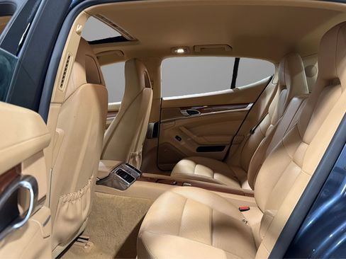 Used 2014 Porsche Panamera RWD image 38