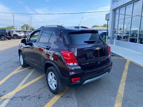 Used 2021 Chevrolet Trax LT w/ LT Convenience Package AWD/4WD image 4
